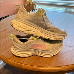 Hoka Bondi 8